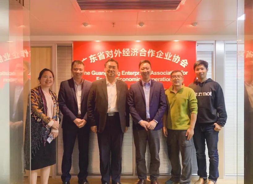 2 月 10 日 廣東省對外經(jīng)濟合作企業(yè)協(xié)會駐莫斯科代表處首席代表&俄羅斯粵商會會長孫繼業(yè)、秘書長于超先、秘書長李欽武、正睿咨詢集團商業(yè)服務(wù)中心總經(jīng)理武文盛（左3）、項目總監(jiān)譚懿（左2）合影