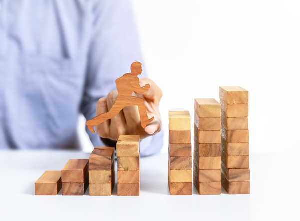 企業(yè)戰(zhàn)略規(guī)劃的步驟是什么？如何落地實施？