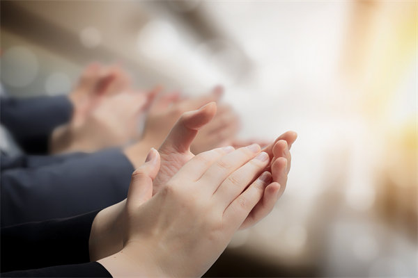 薪酬績效與戰(zhàn)略目標(biāo)協(xié)同，推動企業(yè)持續(xù)發(fā)展與成長