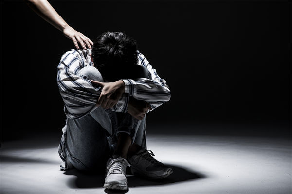 女子漏接電話被市監(jiān)所工作人員辱罵，人力資源管理有何感悟？