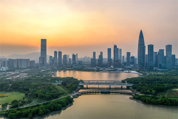深圳集團(tuán)管控咨詢公司如何助力企業(yè)實(shí)現(xiàn)高效集權(quán)與分權(quán)？