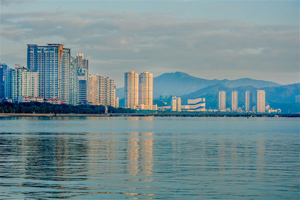 珠海戰(zhàn)略咨詢公司如何幫助企業(yè)制定長遠(yuǎn)發(fā)展規(guī)劃？