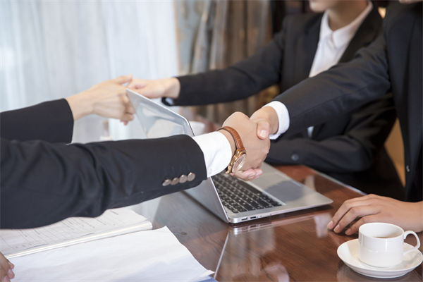 如何通過績效咨詢提升企業(yè)的整體運(yùn)營效率？