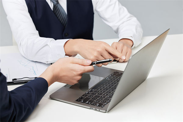 如何通過績效咨詢提升企業(yè)的整體運(yùn)營效率？