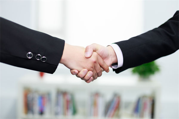 如何通過人力資源管理提升企業(yè)核心競(jìng)爭(zhēng)力？