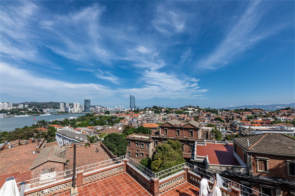 廈門企業(yè)深陷同質(zhì)化競(jìng)爭(zhēng)泥沼，廈門戰(zhàn)略咨詢公司如何助力破局？