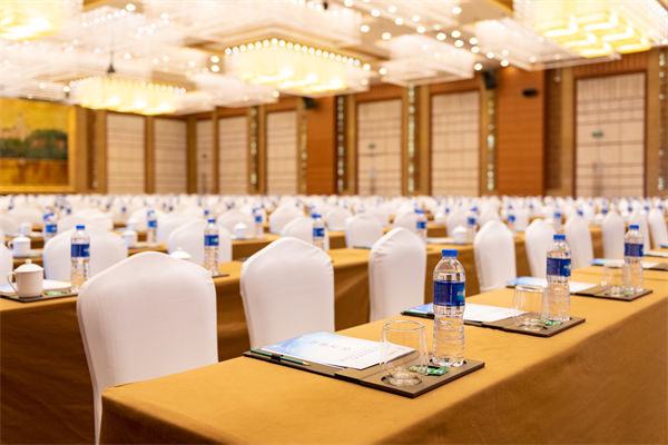兩會(huì)熱議破解企業(yè)“生長(zhǎng)痛”，對(duì)企業(yè)戰(zhàn)略管理有何啟示？