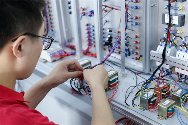 哪些行業(yè)人才火爆就業(yè)市場？人力資源管理有何啟發(fā)？