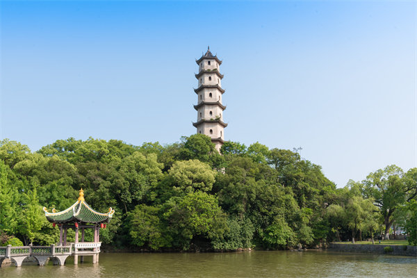 集團(tuán)戰(zhàn)略落地難，溫州集團(tuán)管控咨詢公司如何助力高效執(zhí)行？