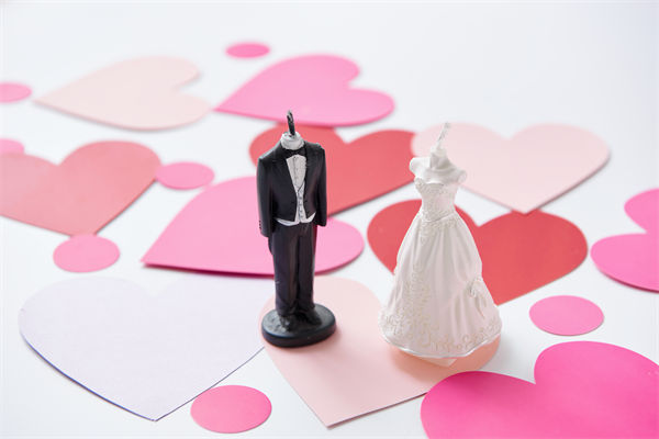 5月10日起結(jié)婚離婚不需要戶口本，人力資源怎么看？
