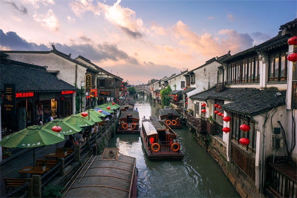 戰(zhàn)略管理如何精準(zhǔn)錨定小眾市場(chǎng)，挖掘潛在的藍(lán)海？