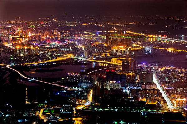 清遠(yuǎn)戰(zhàn)略咨詢公司洞察市場，如何精準(zhǔn)為企業(yè)定位發(fā)展方向？